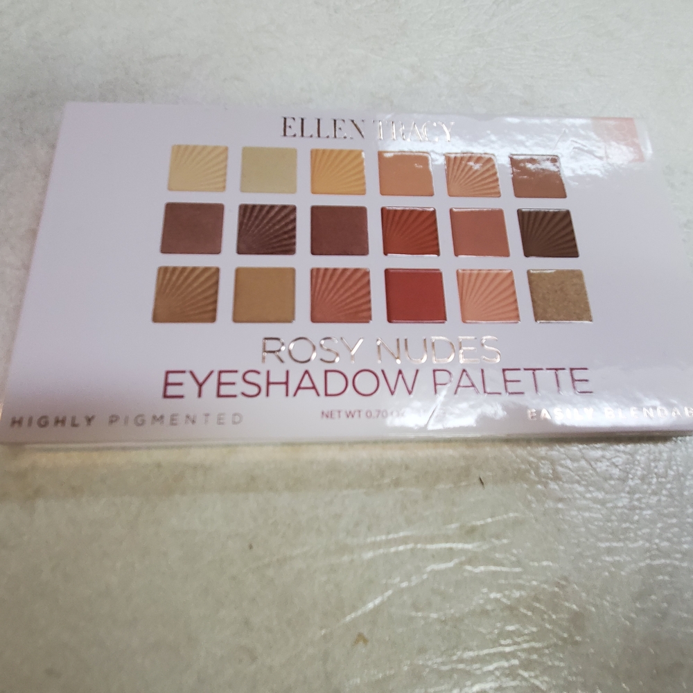 Ellen Tracy Rosy Nudes Eyeshadow Palette